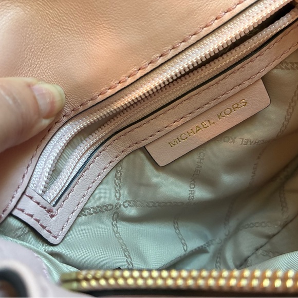 Michael Kors Light Pink Medium Crossbody Bag – Super Cute - Picture 8 of 10